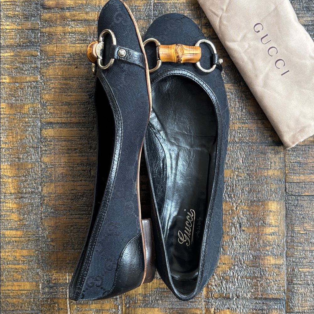 Gucci Black Flats with Iconic Bamboo Horse Bit Accent